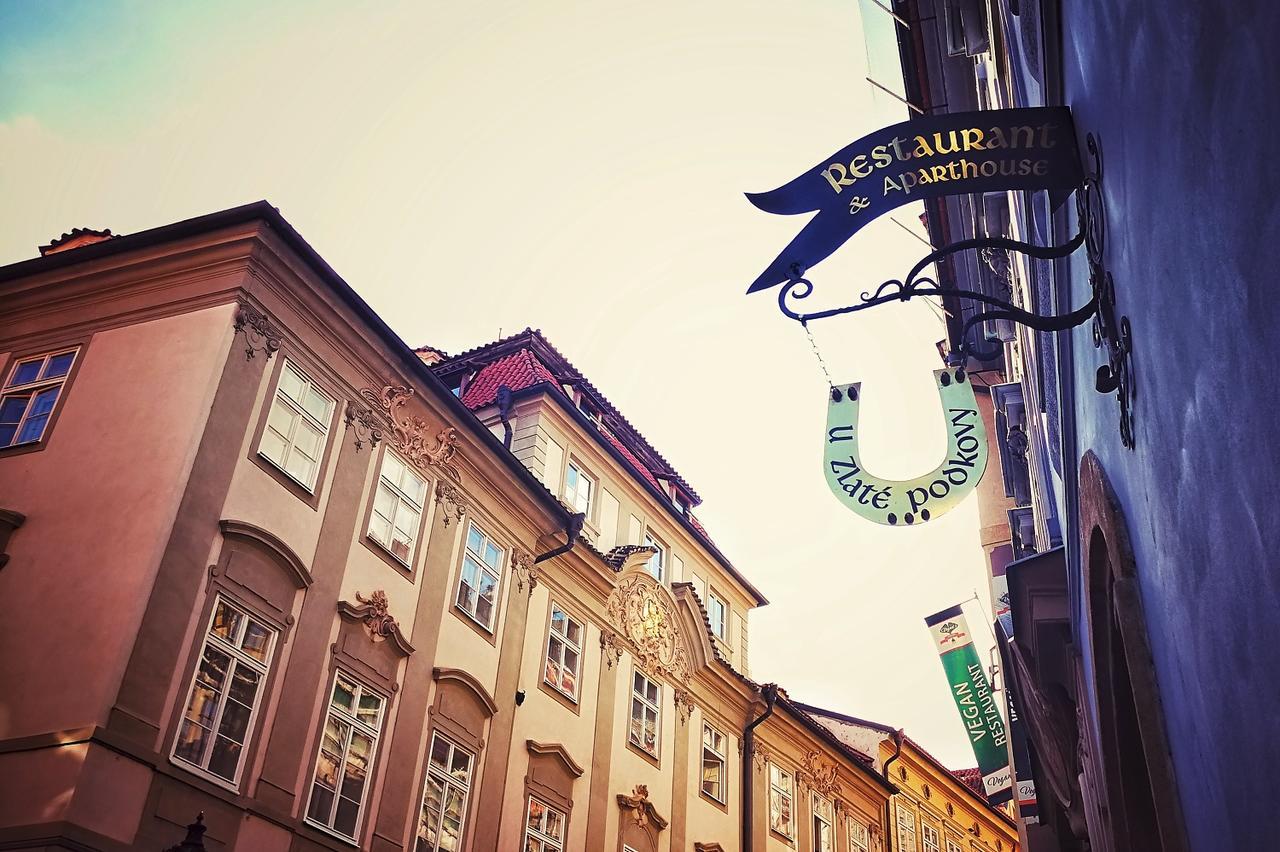 U Zlate Podkovy - At The Golden Horseshoe Prag Eksteriør billede